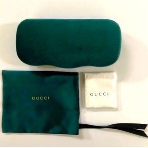 Gucci velvet sunglasses hard case brand new in 2 colors, this is a bigger case